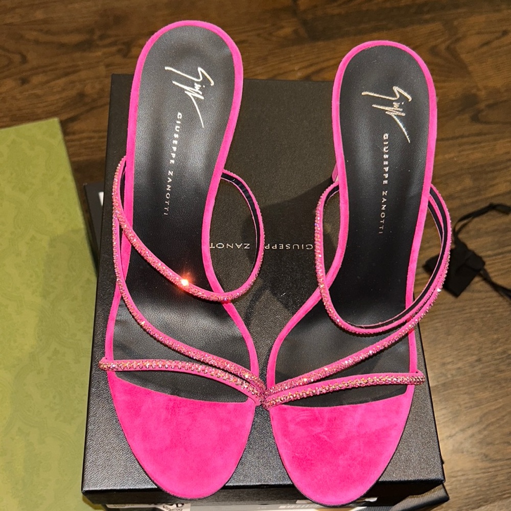 Giuseppe zanotti crystal suede